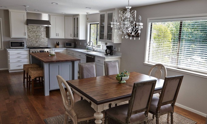 Boyes Hot Springs House | Charm and Modern Luxury in Heart of Wine Country
