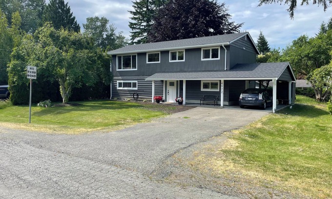 Courtenay Apartment | Charming New 2-bedroom basement apartment with AC, WiFi in awesome Comox Valley.