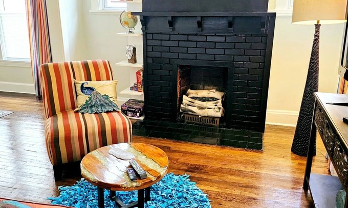 Cleveland House | Charm in Larchmere! near Cleveland Clinic, CWRU, Univ Hosp, Downtown, w/Porch!