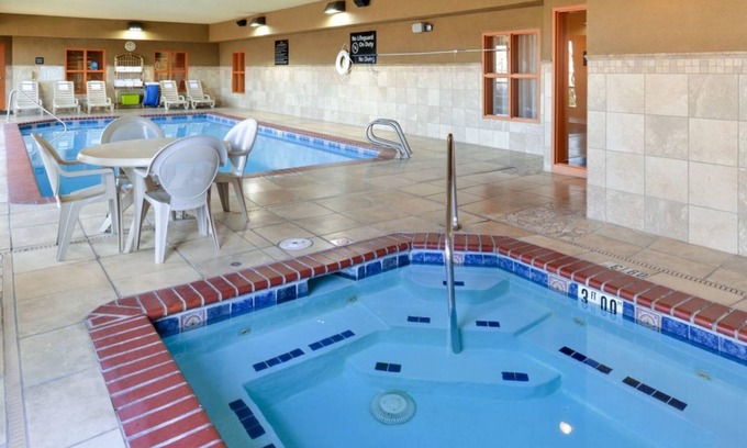 S.r. Marmon Hotel | Charm of Historic Old Town ABQ! Free Breakfast, Indoor Pool, Pets Allowed!