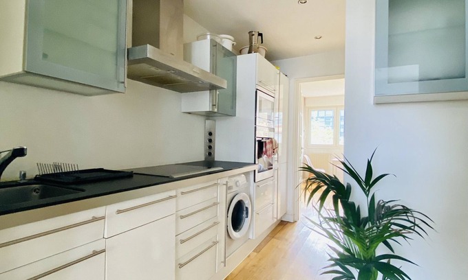 Quartier de la Maison-Blanche Apartment | Charmant 2 Pièces, 38m2, au Coeur de la Butte aux Cailles, Entièrement Équipé