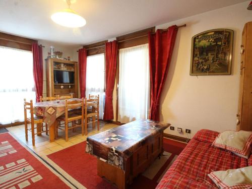 Les Carroz-d'Araches Apartment | Charmant 2P avec balcon, 5 couchages, pieds des pistes, proche télécabine et centre village - FR-1-572-171