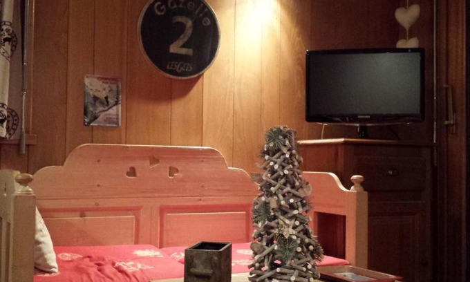 Les Gets Apartment | Charmant appart. aux Gets, 2 ch., balcon, garage, à proximité des télécabines et services - FR-1-671-133