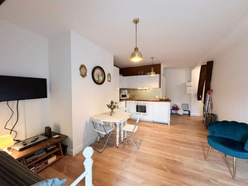 Remalard-en-Perche Apartment | Charmant duplex au calme "La Tourelle" avec wifi