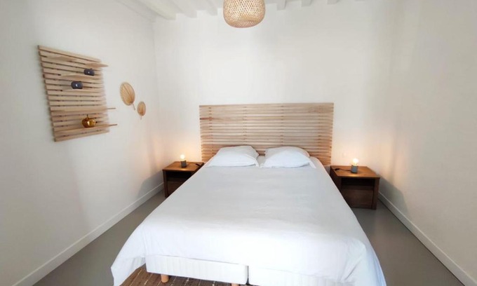 Saint-Pierre-sur-Dives Apartment | Charmant studio en centre-ville.