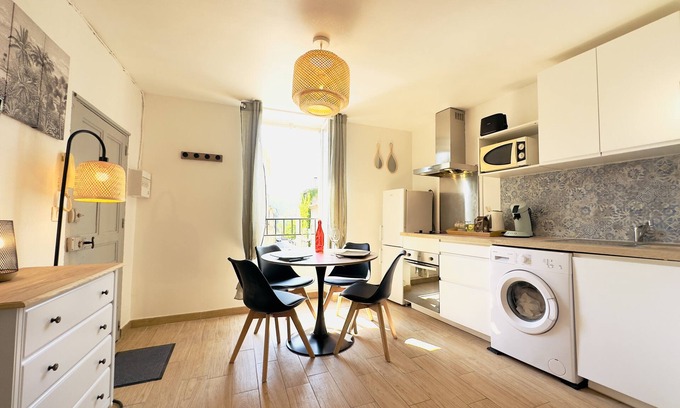 Remoulins Apartment | Charmant Studio à 200m du Gardons