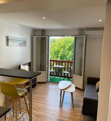 Arbonne Apartment | Charmant studio climatisé avec chambre séparée, à 3 kms de Biarritz et Bidart