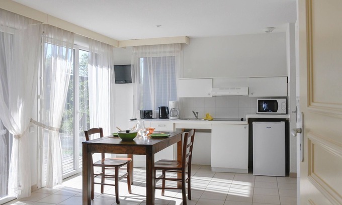 Montreal Condo | Charmant T2 PMR avec terrasse | Piscine extérieure