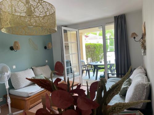 Monflanquin Apartment | Charmant T2 PISCINE chambre lit double dans résidence du Lac