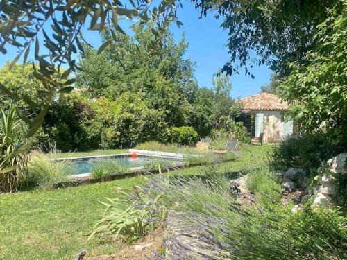 Le Puy-Sainte-Reparade House | Charmante dépendance avec piscine en Provence