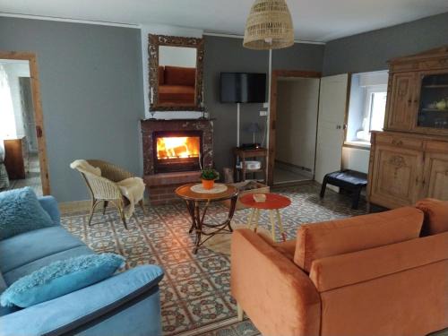 Saint-Hilaire-sur-Helpe House | Charmante maison avec cheminée, grand jardin et boxe chevaux