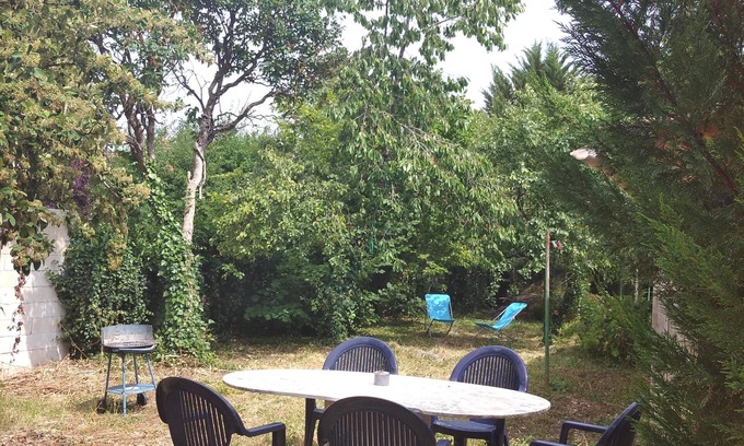 Chenove House | Charmante Maison 3 Chambres sur Grand Jardin - Quartier Dijon Sud