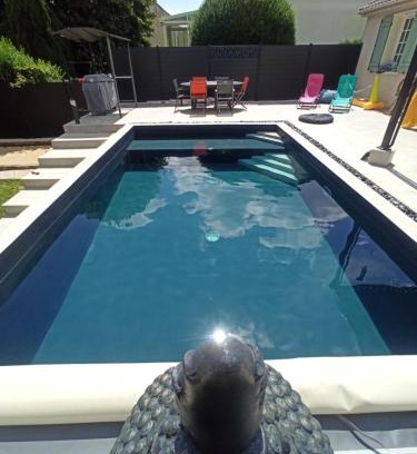 Auffargis Villa | Charmante maison avec piscine chauffée, salle de cinéma et bar