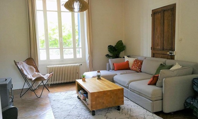 Montbard House | Charmante maison bourguignonne avec grand jardin et parking