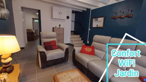 Revel House | Charmante Maison de Village T3 Rénovée et son Jardin