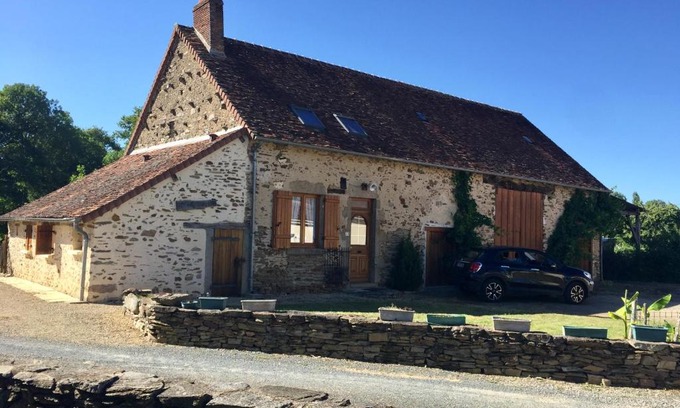 Parnac House | Charmante maison en pierre au coeur du Berry