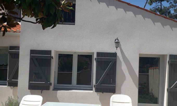 La Faute-sur-Mer House | Charmante maison au calme près de la plage, jardinet privatif, 4 pers, animaux sur demande - FR-1-476-13