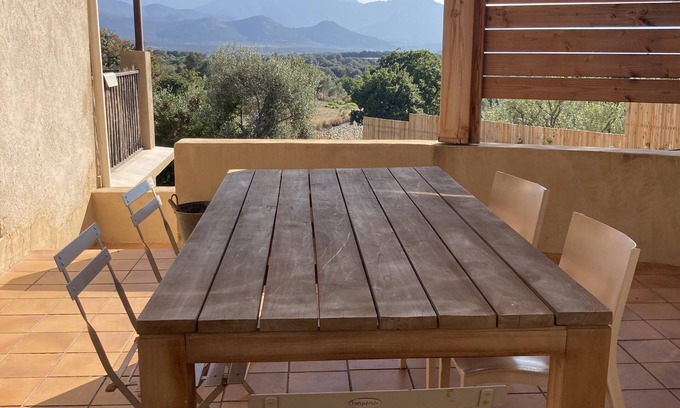Lumio House | Charmante Petite Maison Avec Piscine Proche de la Plage