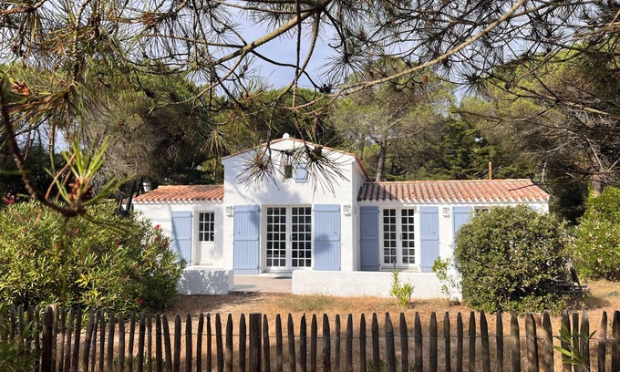 L'Epine House | Charmante Petite Maison au Calme D'une Belle Impasse à 5mn de la Plage