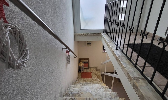 Schmelz Apartment | Charmante Wohnung mit Garten und Waldnähe