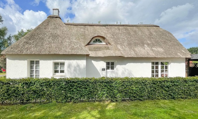 Lehe House | Charmantes Reetdachhaus in Lehe