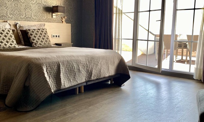 Mariakerke Hotel | Charmehotel Kruishof LuXus
