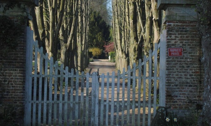 Les Authieux-sur-Calonne House | Charming gîte. Le Manoir de la Porte, between land & sea. 4 hectares, Tennis court.