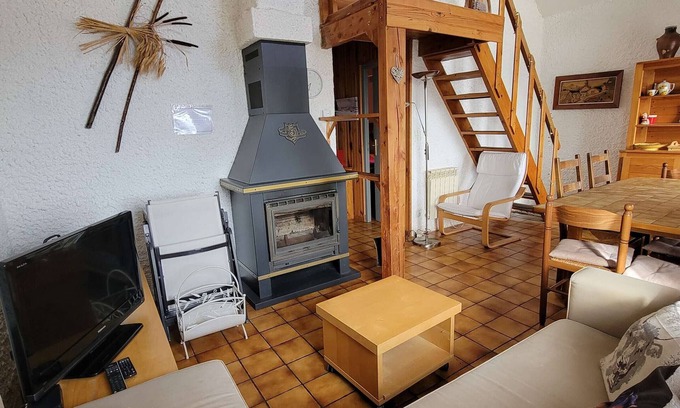 Saint-Michel-de-Chaillol Ski Chalet | Charming Chalet for 5-7 with South-Facing Balcony - Close to Ski, Hiking, Shops