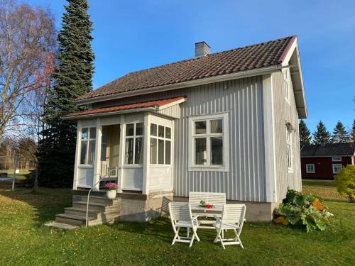 Kopparnas House | Charmig stuga på bondgård
