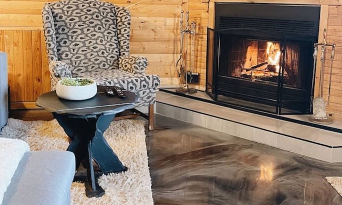 Sainte-Agathe-des-Monts Apartment | Charming condo-chalet in the Laurentians