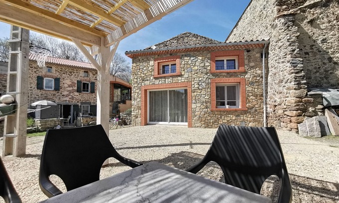 Saint-Just-pres-Brioude Cottage | Charming Retreat with Sauna and Terrace in Peaceful Hamaulet
