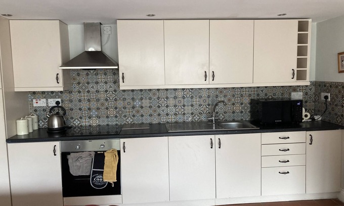 Carlton-in-Cleveland House | Charming 1-bed Studio in Middlesbrough