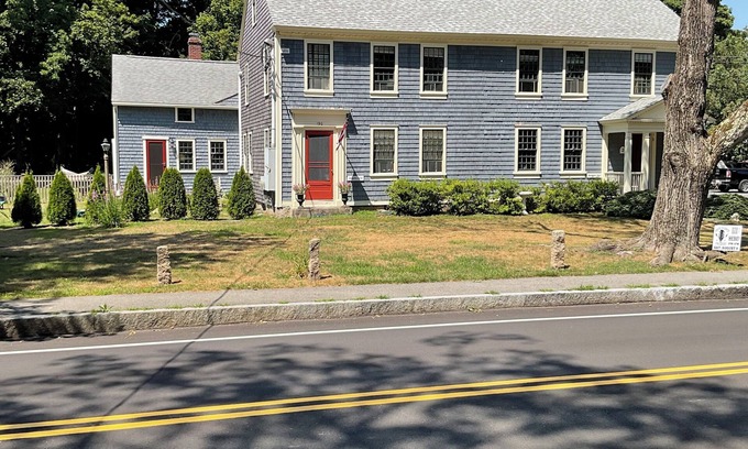 North Falmouth Apartment | Charming 1-bedroom apartment in desirable North Falmouth Village.