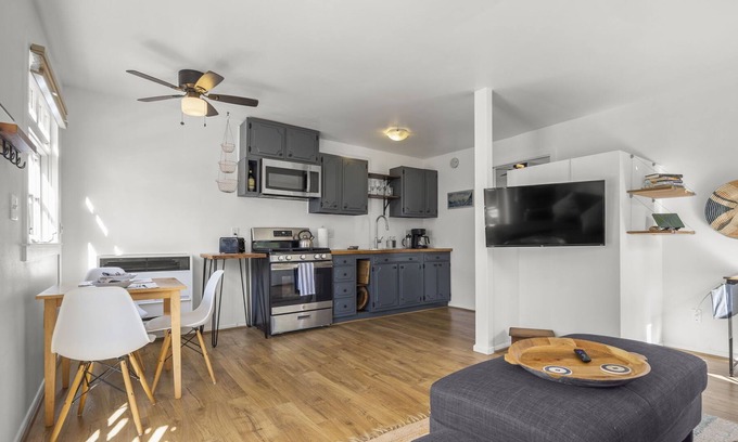 Bel Air House | Charming 1-bedroom Casita with beautiful patio