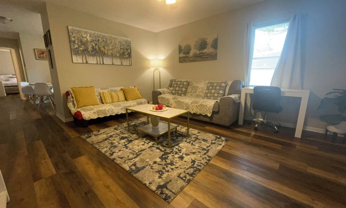 Valdosta Apartment | Charming 1-bedroom 2 Queen Bed,1 sofa bed Apartment in Valdosta!