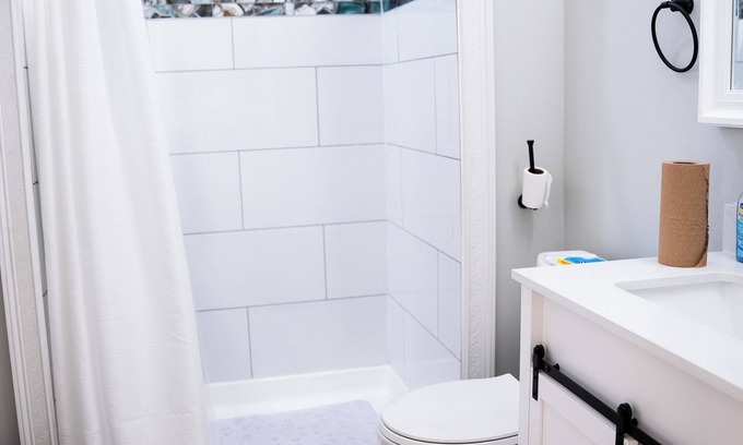 Fall River Apartment | Charming 1-bedroom apartment with WiFi, AC in awesome Fall River
