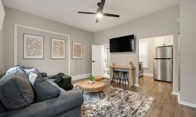 West Central Apartment | Charming 1-bedroom apartment in downtown Fort Wayne