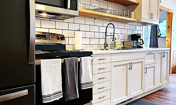 New London Apartment | Charming 1-bedroom apartment in amazing New London, MN