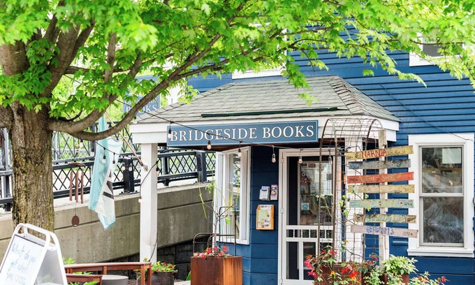 Duxbury Apartment | Charming 1 bedroom apartment in welcoming & walkable historic Waterbury Village
