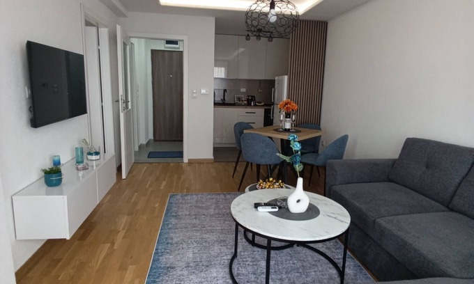East Sarajevo Apartment | Charming 1-bedroom apartment with WiFi and AC in amazing Sarajevo