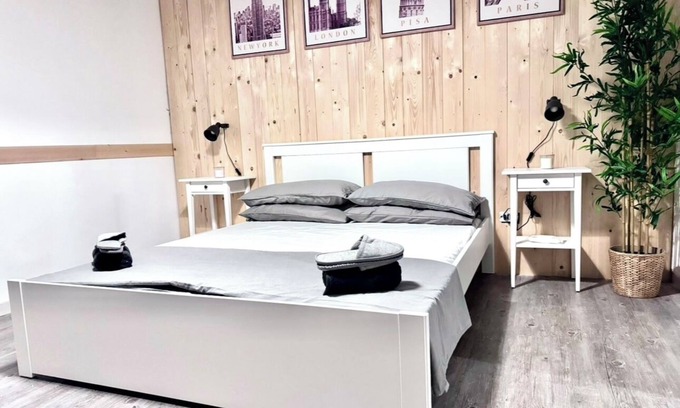 Secondigliano Apartment | Charming 1-bedroom apartment with AC, WiFi in enchanting Napoli, a sofa bed