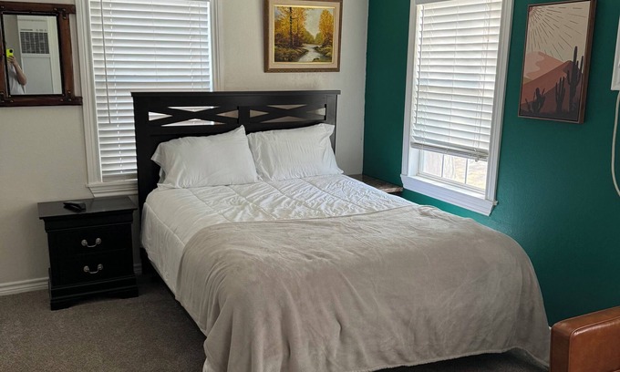 Midland Apartment | Charming 1-bedroom apartment near downtown Midland with WiFi and A/C