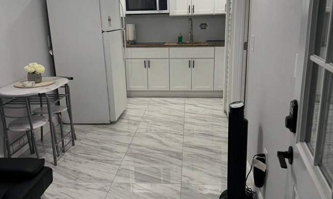 Seffner Community Alliance Apartment | Charming 1-bedroom apartment with AC, WiFi in peaceful Valrico