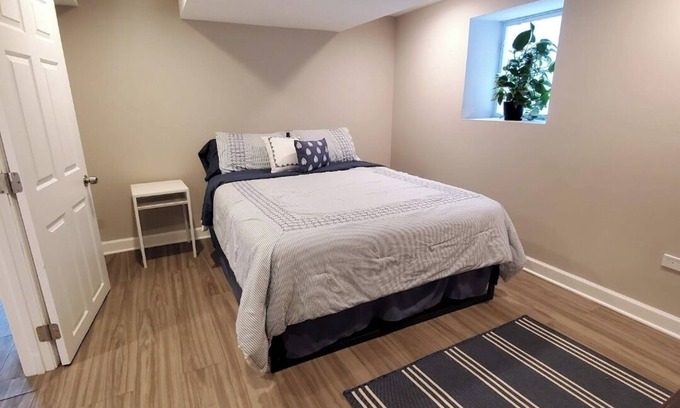 Lavergne Apartment | Charming 1-bedroom apartment in brilliant Berwyn with AC, WiFi