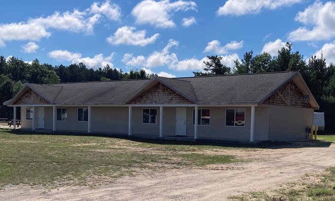 Interlochen House | Charming 1-bedroom building in Interlochen