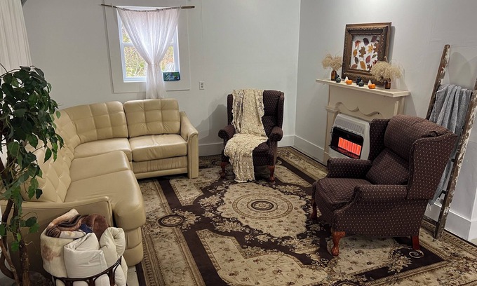 Middlebury Bed & Breakfast | Charming 1-Bedroom Bed & Breakfast-upon request- in Middlebury