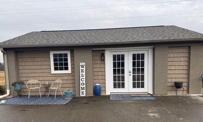 Jonesville Cottage | Charming 1-bedroom cottage with WiFi, AC in Jonesville