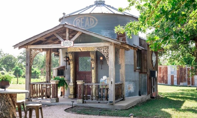 La Grange Cottage | Charming 1-bedroom cottage 8 minutes from Round Top-WiFi, AC -zHEN House Silo #1