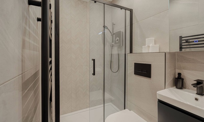 Enfield Highway Condo | Charming 1-bedroom condo in lovely Enfield with WiFi