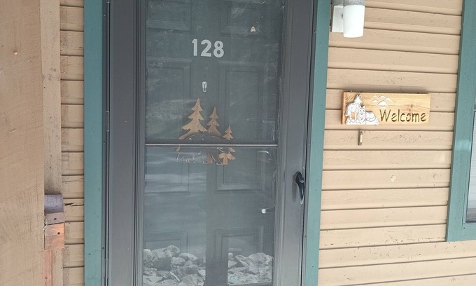 Ruidoso Condo | Charming 1-bedroom condo in superb Ruidoso with WiFi, AC